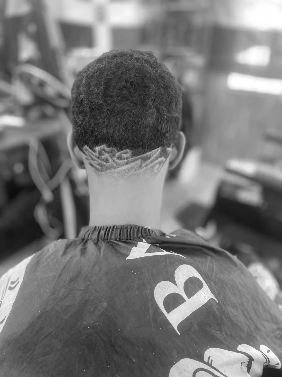 Diseño de líneas en corte realizado por Barberia Los Muchachos